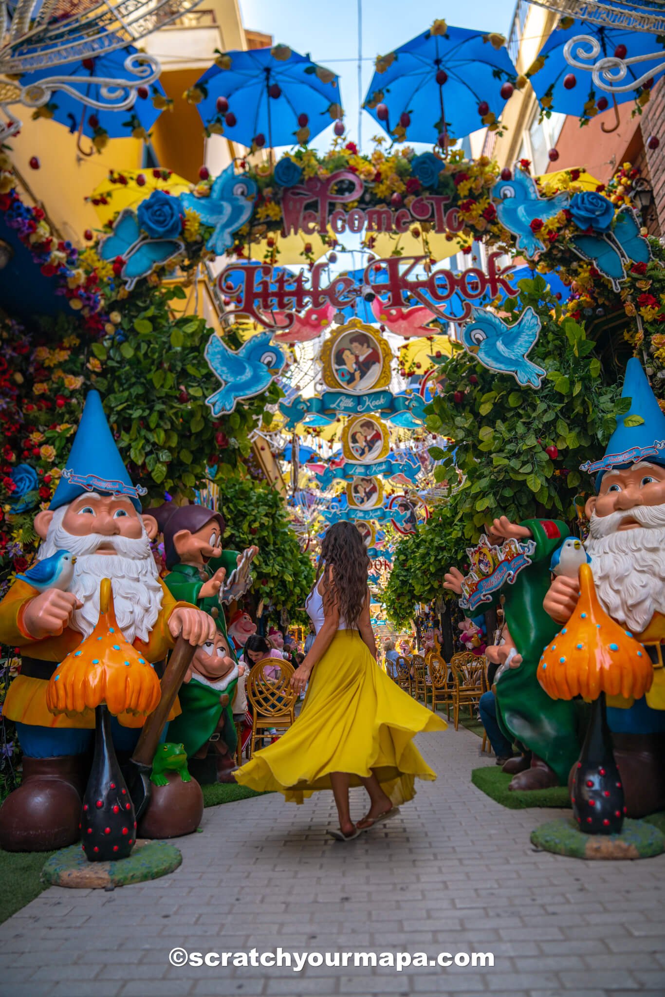 bar hopping - things to do in Athens, Greece