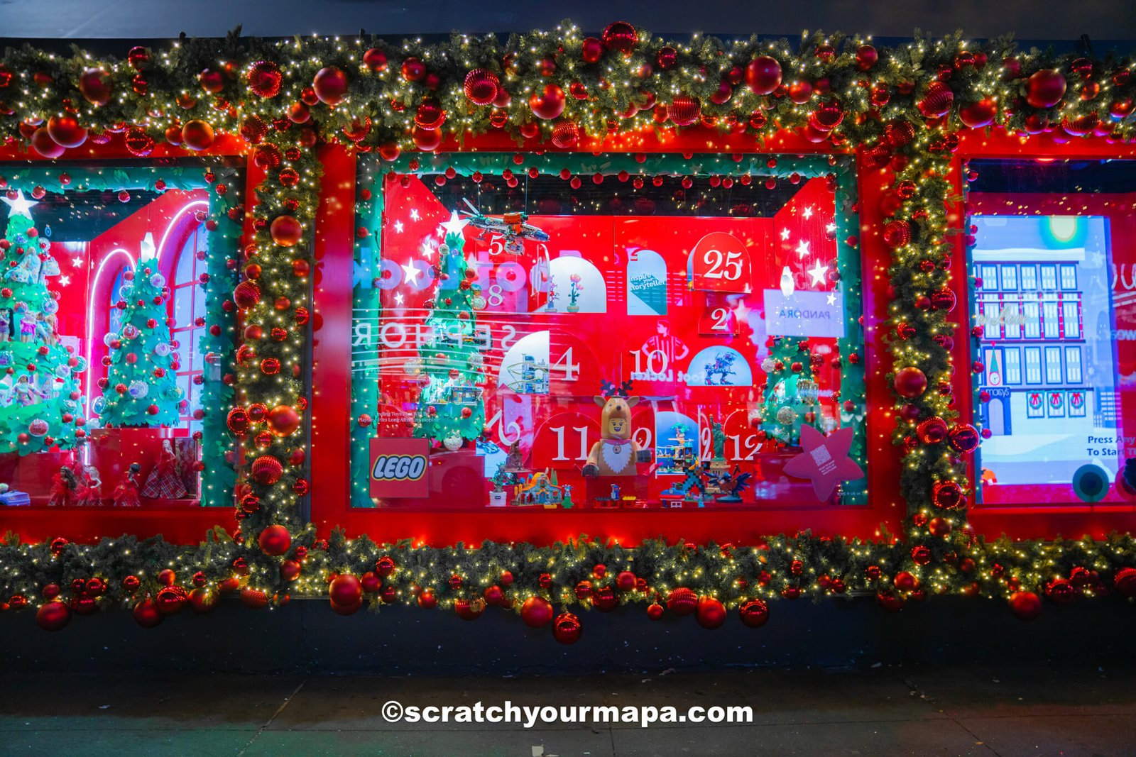 Macy's holiday displays - the best Christmas decorations in NYC