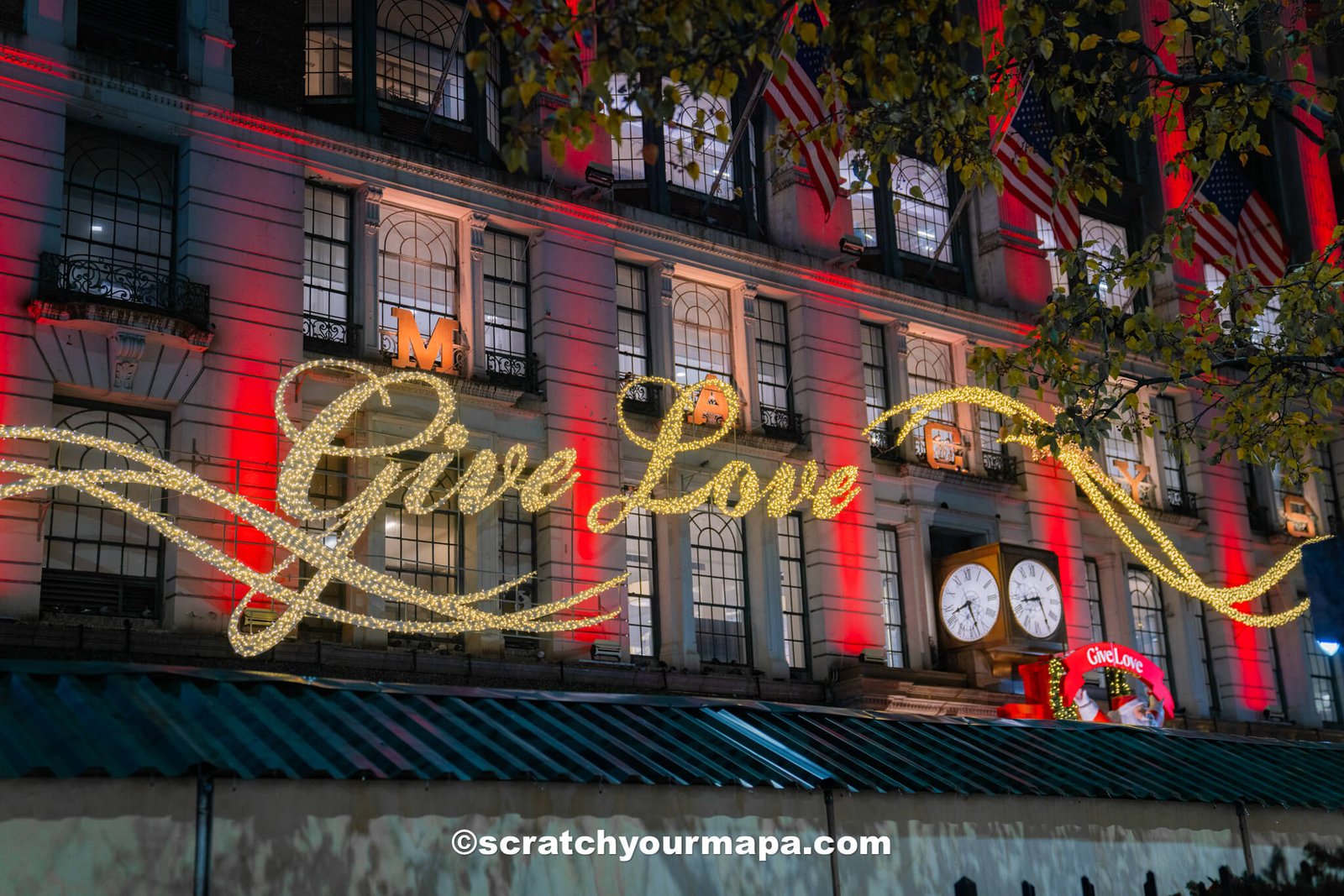 Christmas in NYC - Macy's storefront