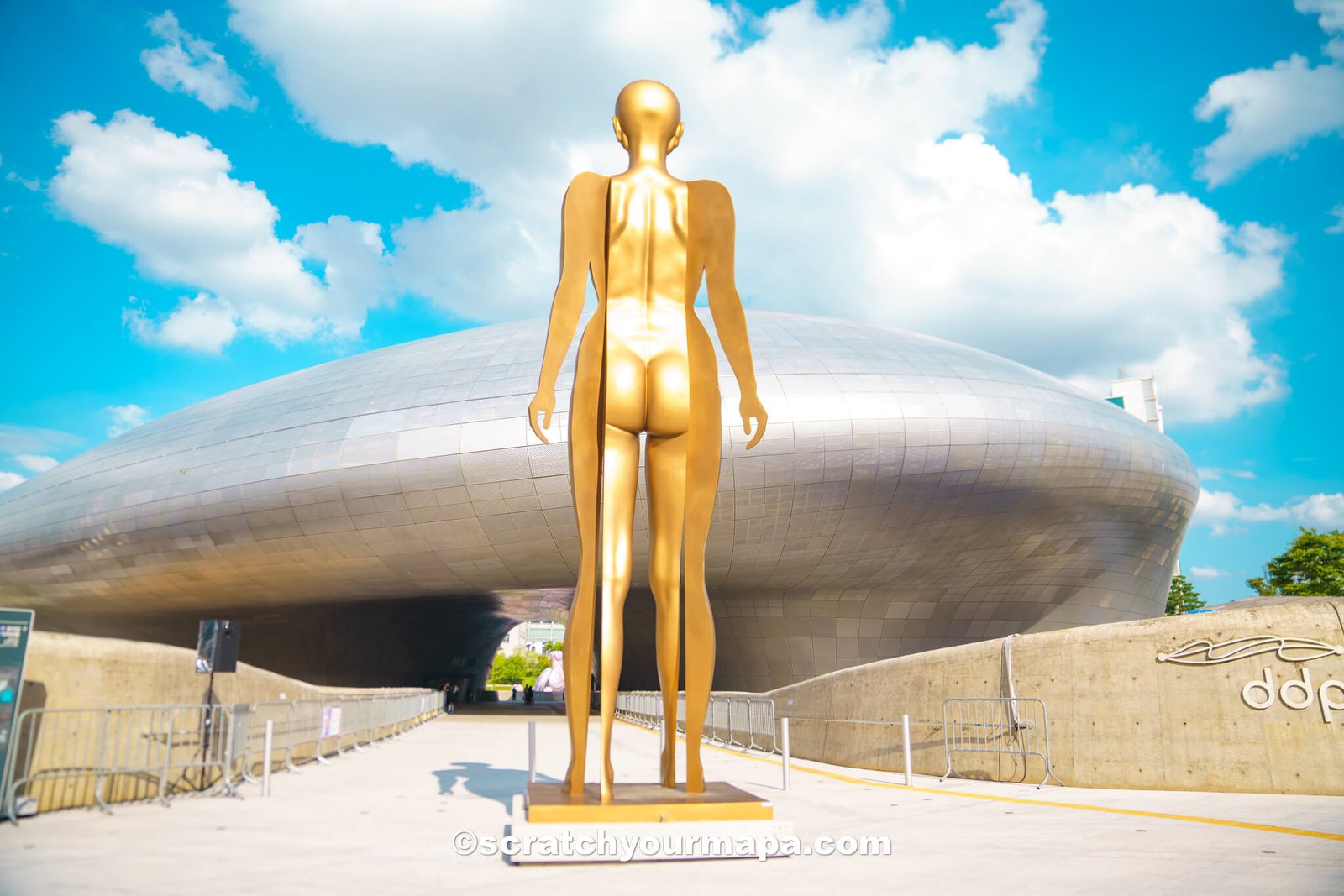 Dongdaemun Design Plaza - best things to do in Seoul, South Korea