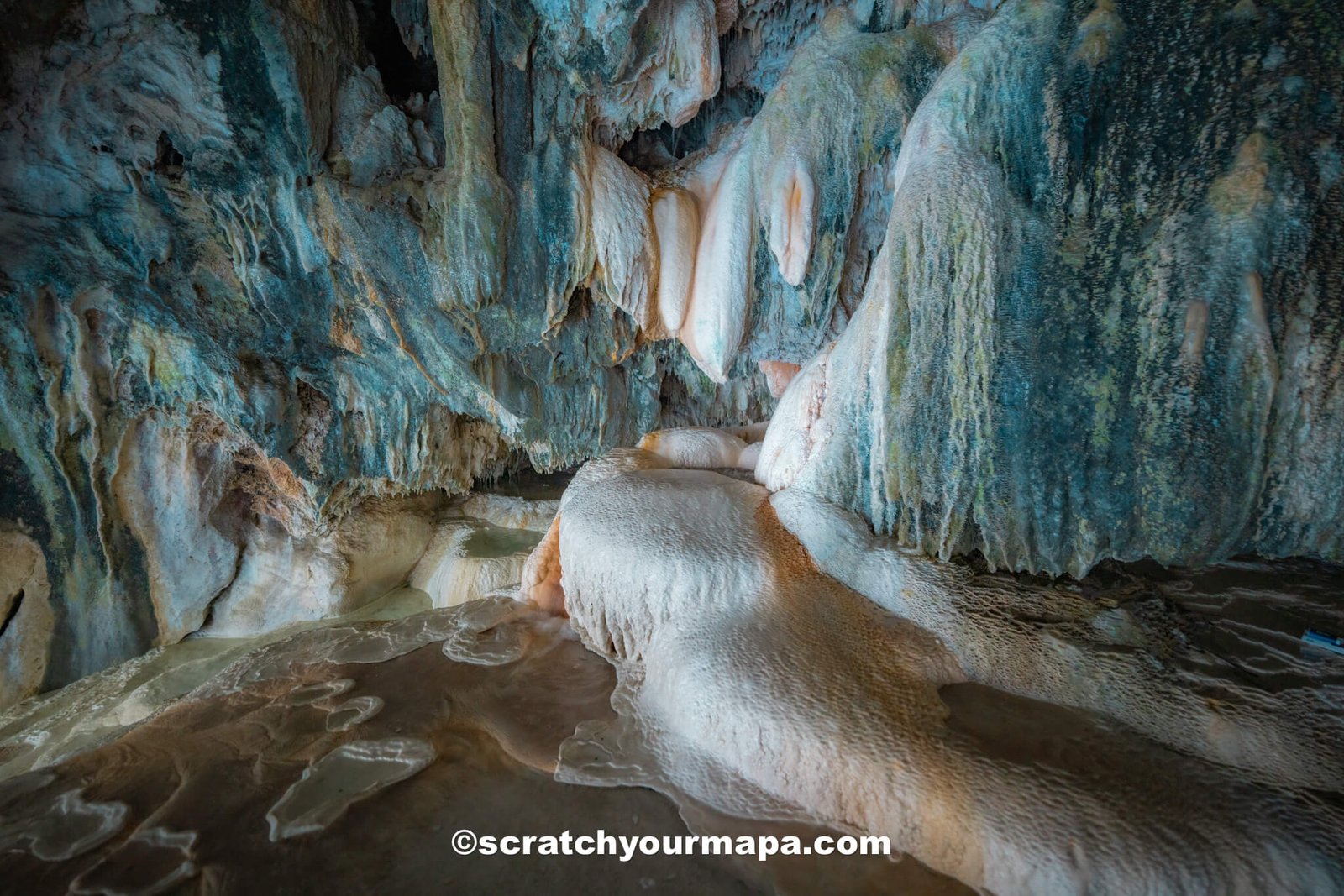 Devil's pool - pictures of Armenia