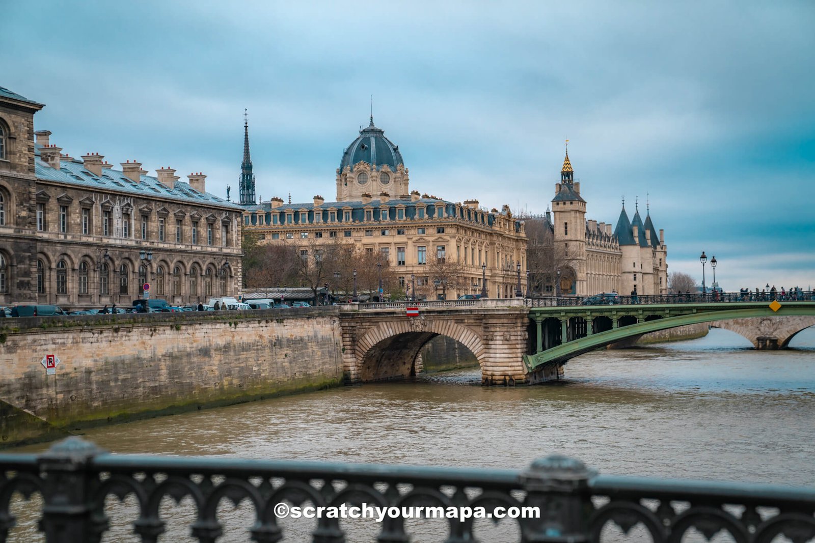 best free things to do in Paris, France