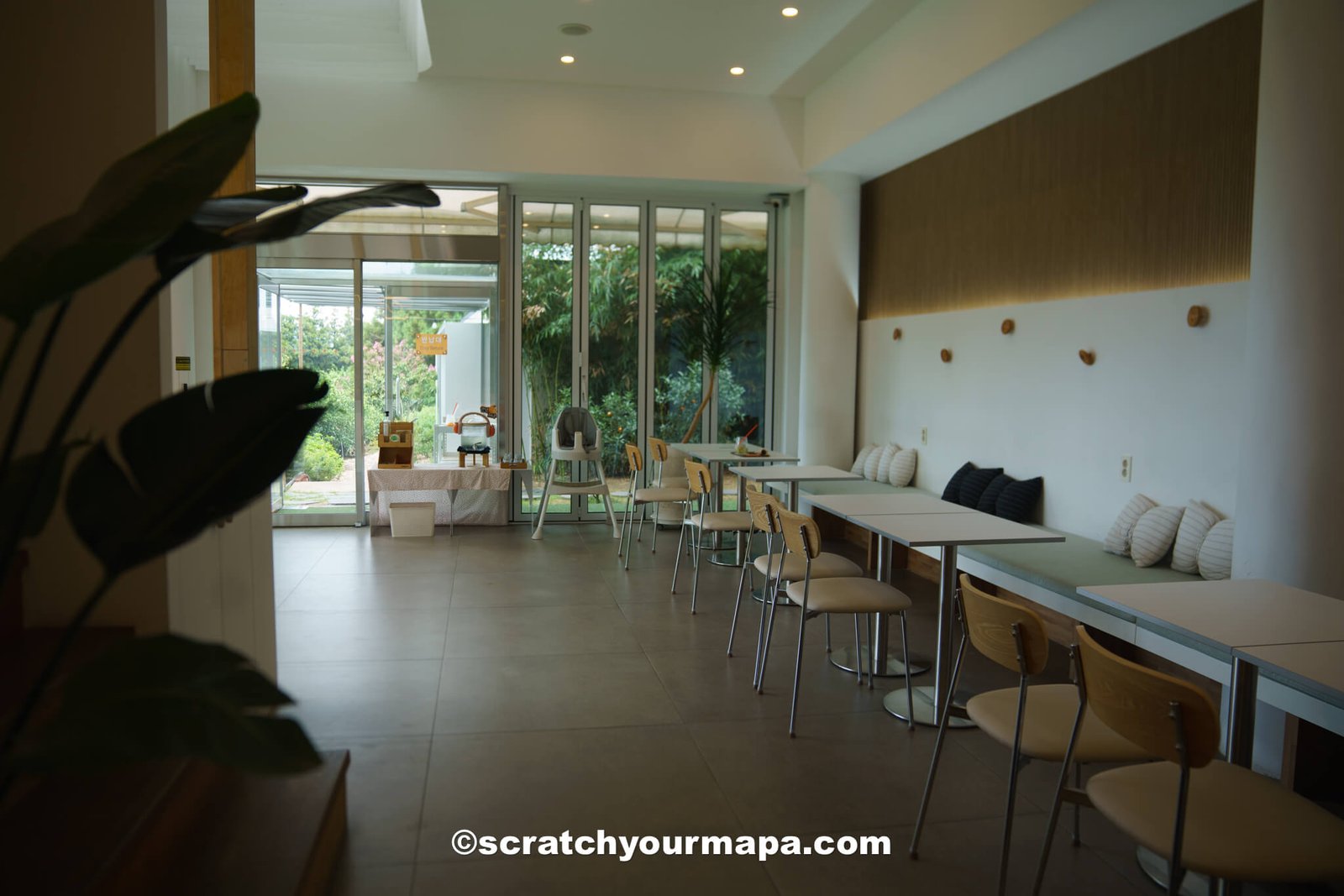 Cafe the Container - cafes in Jeju