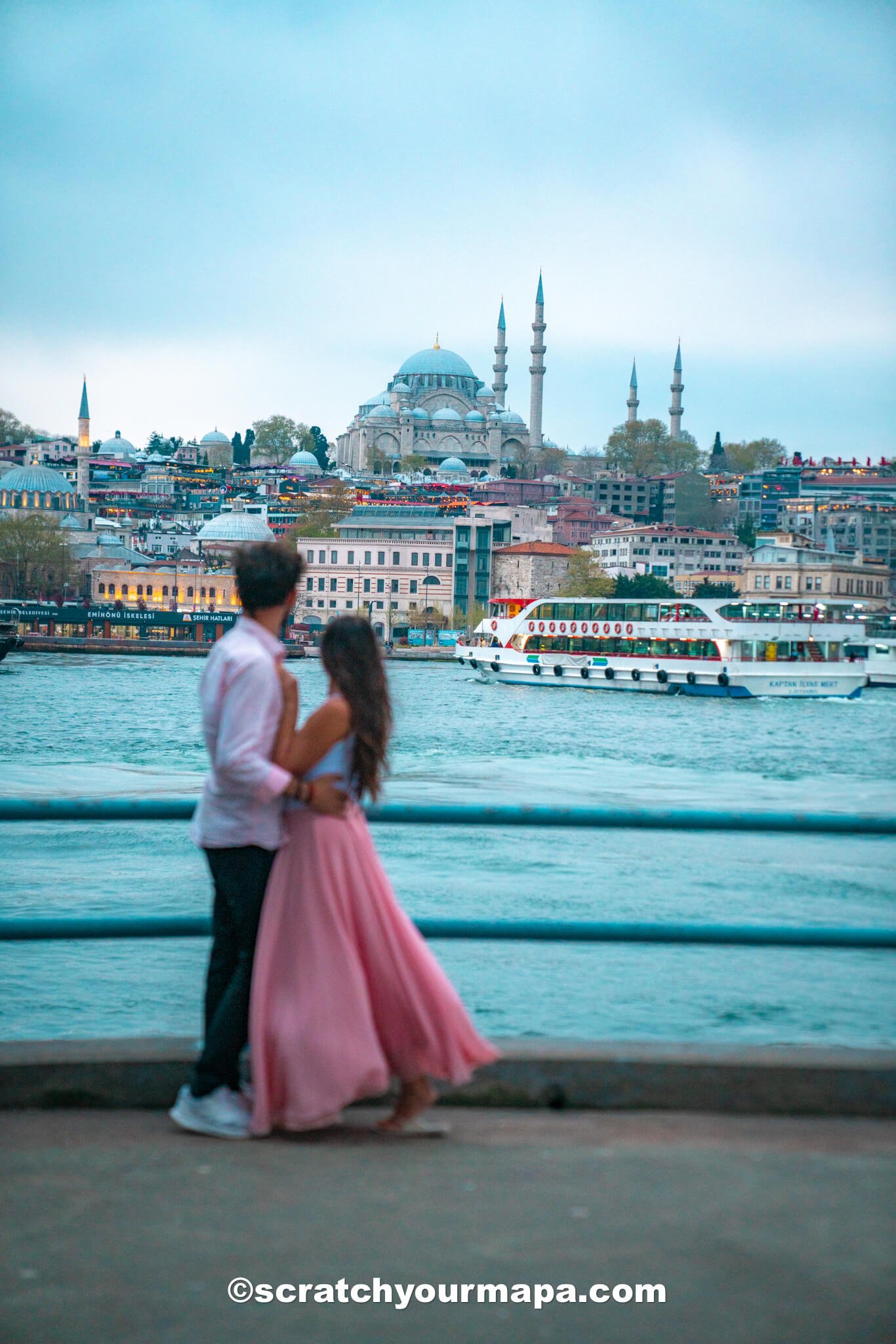 Bosphorus Bridge - the spots for photos of Istanbul city
