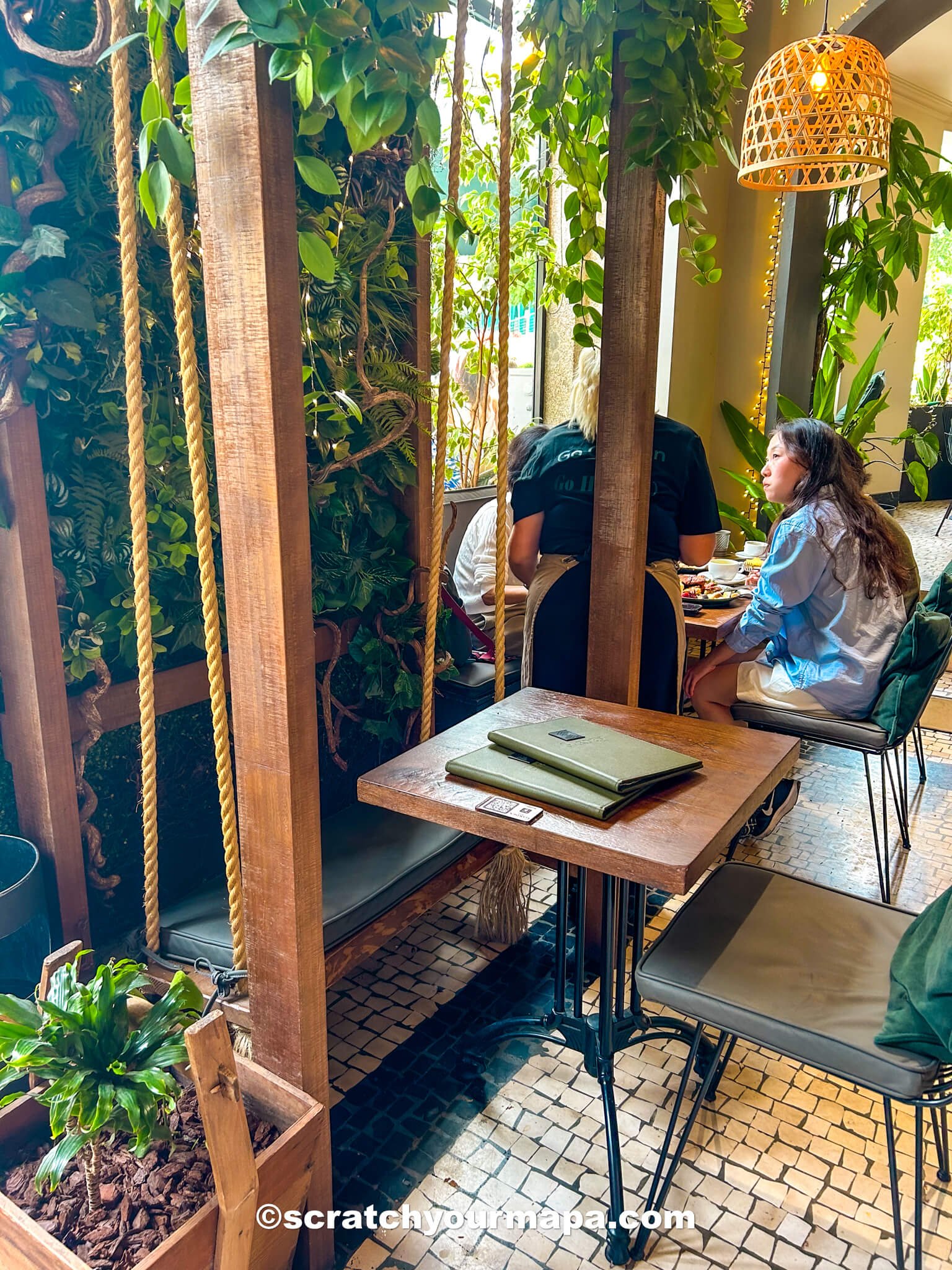  what to eat when traveling to Porto, Portugal