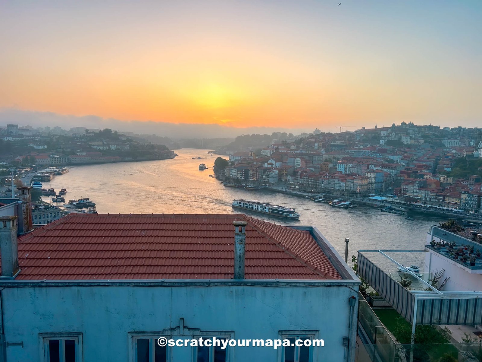 sunset in Porto-4 Getting around Porto, Portugal
