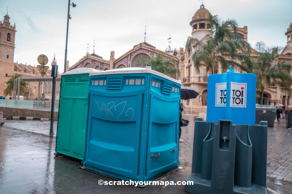 bathrooms at Las Fallas Valencia