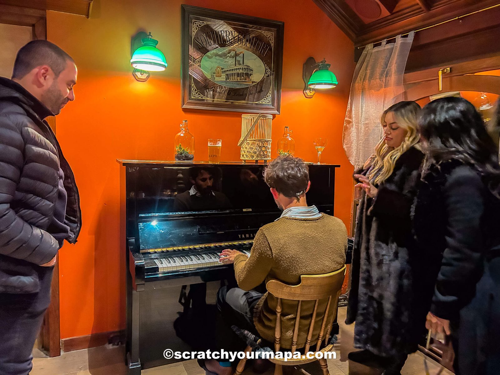 piano bar in Chamonix