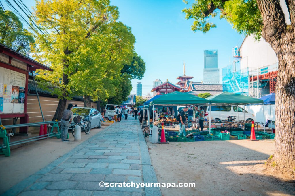antique market in Osaka