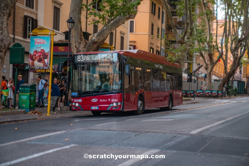getting around Rome by bus